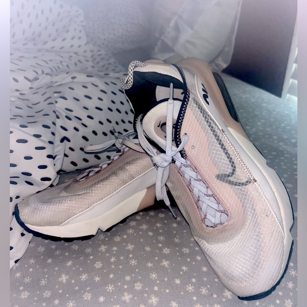 Women’s air Max 2090 champagne pink and white
